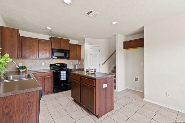 706 Scarlet Ibis, San Antonio, TX 78245