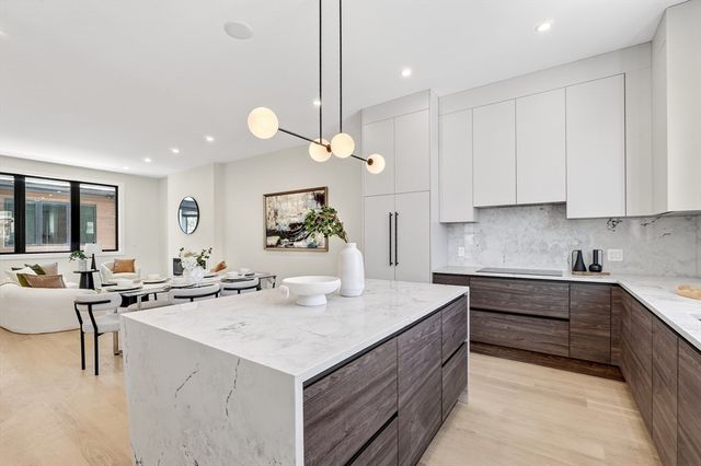 14 Pennsylvania Ave 1, Newton, MA 02461