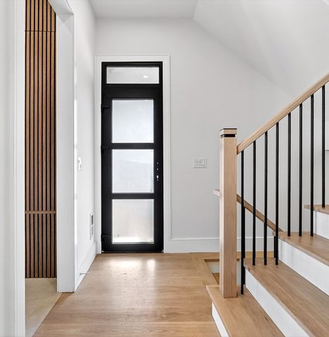 14 Pennsylvania Ave 1, Newton, MA 02461