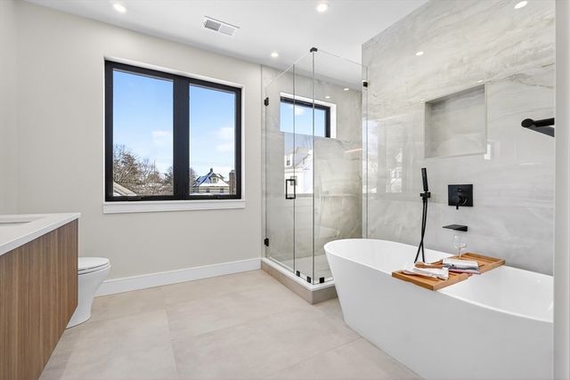 14 Pennsylvania Ave 1, Newton, MA 02461