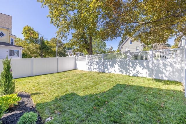 14 Pennsylvania Ave 1, Newton, MA 02461