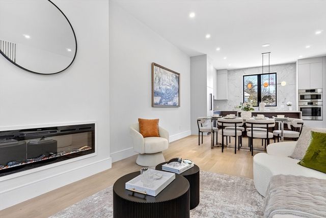 14 Pennsylvania Ave 1, Newton, MA 02461