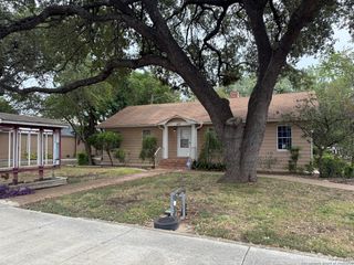 1117 E Court, Seguin, TX 78155
