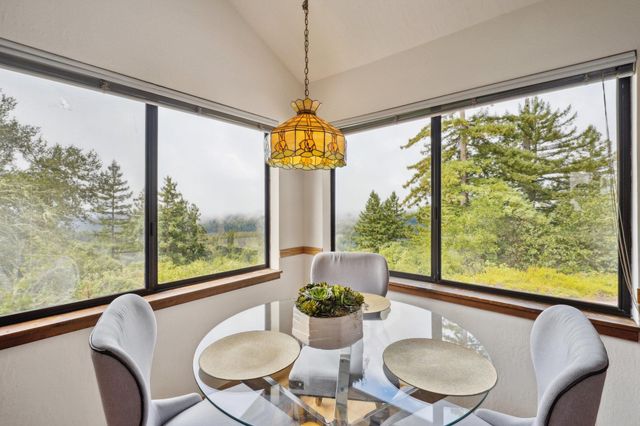 23762 Hutchinson Rd, Los Gatos, CA 95033