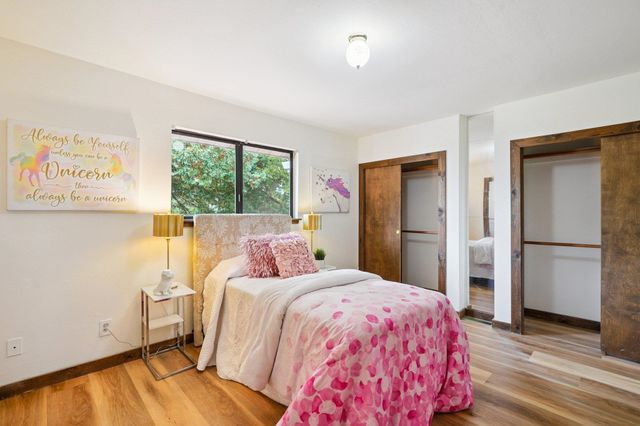 23762 Hutchinson Rd, Los Gatos, CA 95033