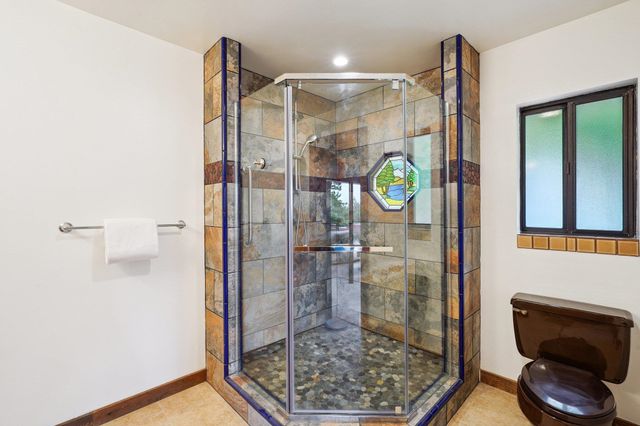 23762 Hutchinson Rd, Los Gatos, CA 95033