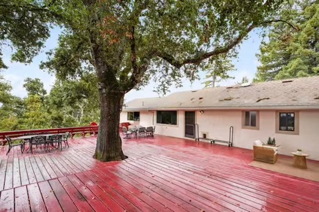 23762 Hutchinson Rd, Los Gatos, CA 95033