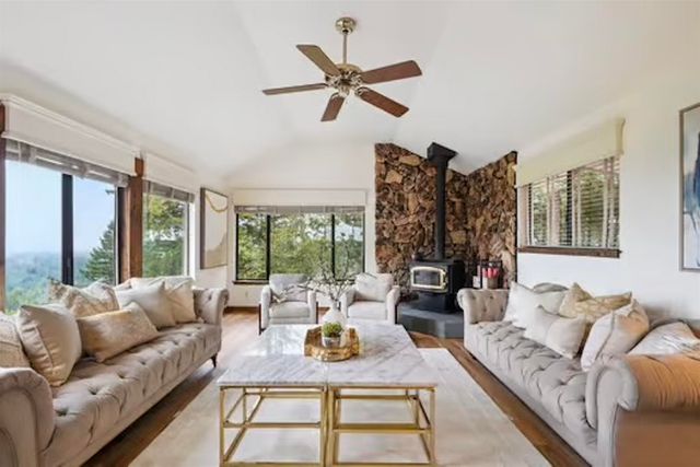 23762 Hutchinson Rd, Los Gatos, CA 95033