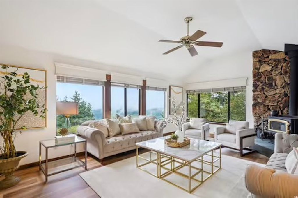 23762 Hutchinson Rd, Los Gatos, CA 95033