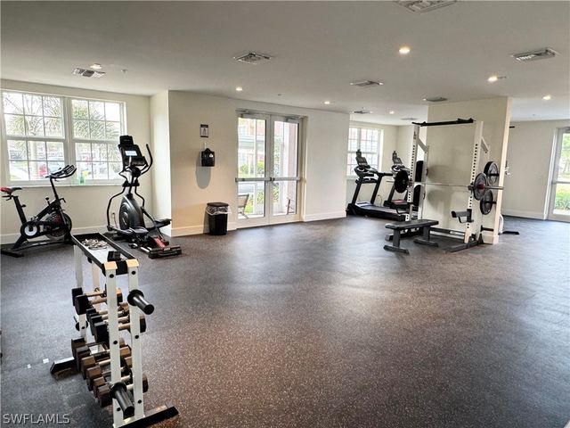 15901 Royal Pointe LN 405, Fort Myers, FL 33908