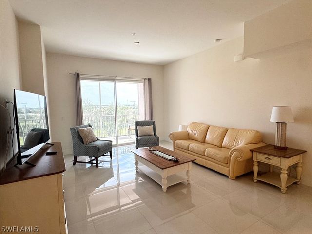 15901 Royal Pointe LN 405, Fort Myers, FL 33908