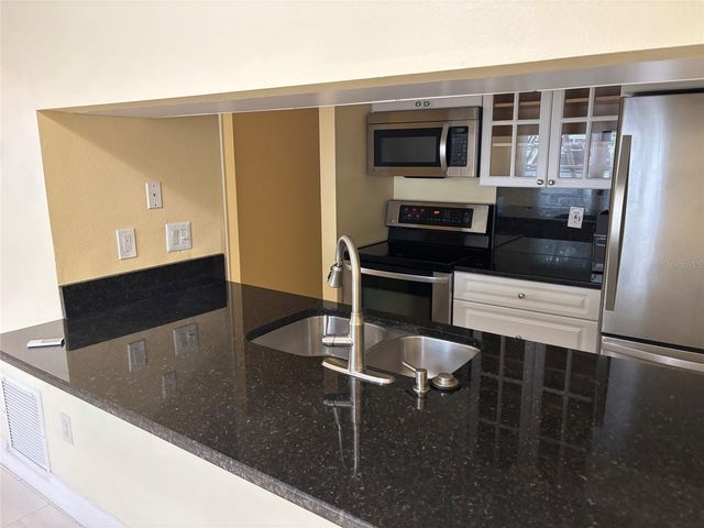 3638 59TH AVENUE W 3638, Bradenton, FL 34210