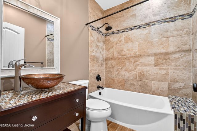 10707 Impatiens St, Prospect, KY 40059