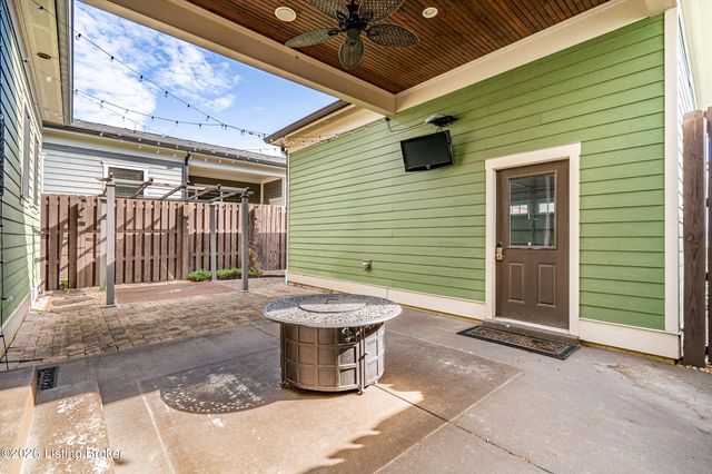 10707 Impatiens St, Prospect, KY 40059