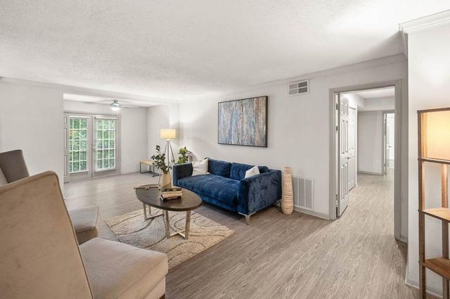 5555 Roswell Road NE 13, Sandy Springs, GA 30342
