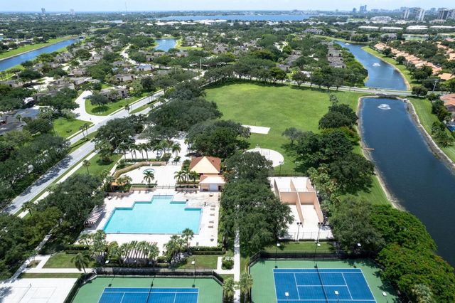 1232 Avondale Lane, West Palm Beach, FL 33409