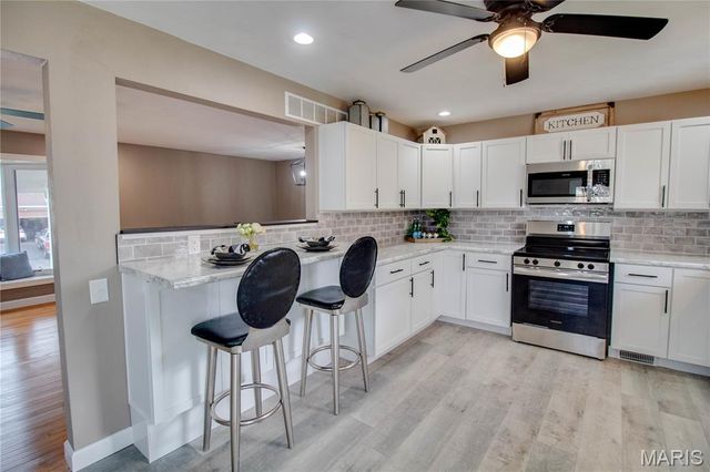 321 Mercury Drive, Godfrey, IL 62035