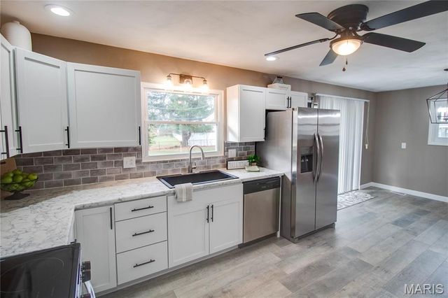 321 Mercury Drive, Godfrey, IL 62035