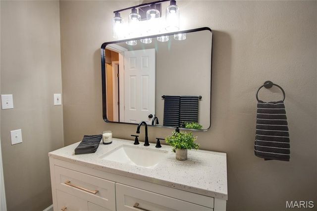 321 Mercury Drive, Godfrey, IL 62035