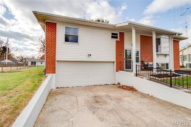 321 Mercury Drive, Godfrey, IL 62035