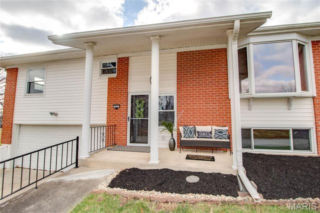 321 Mercury Drive, Godfrey, IL 62035