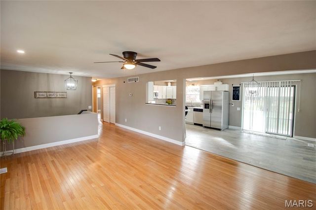 321 Mercury Drive, Godfrey, IL 62035