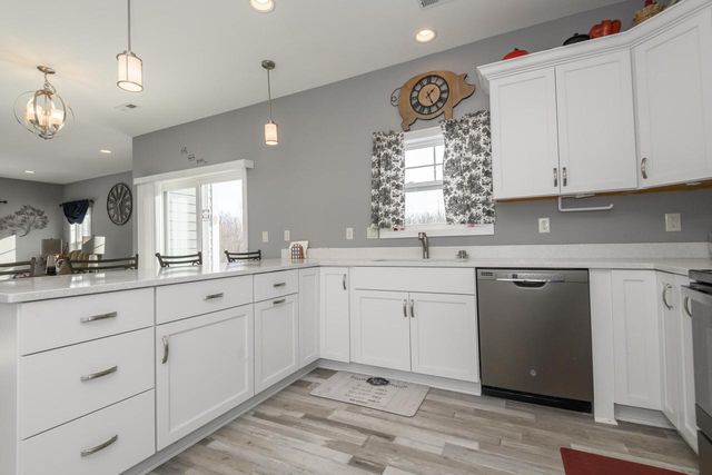 106 Phantom Lake COURT, Mukwonago, WI 53149