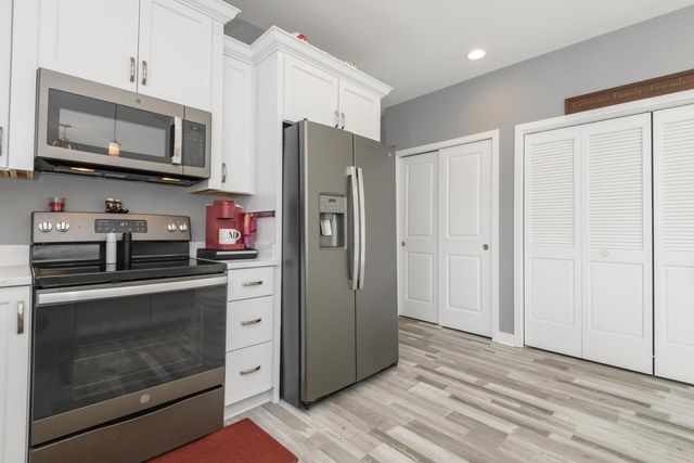 106 Phantom Lake COURT, Mukwonago, WI 53149