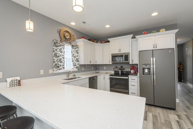 106 Phantom Lake COURT, Mukwonago, WI 53149