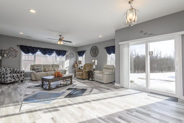 106 Phantom Lake COURT, Mukwonago, WI 53149