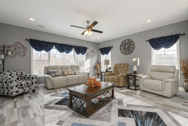 106 Phantom Lake COURT, Mukwonago, WI 53149