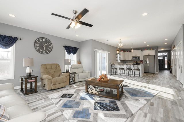 106 Phantom Lake COURT, Mukwonago, WI 53149