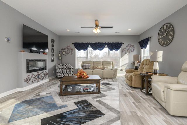 106 Phantom Lake COURT, Mukwonago, WI 53149