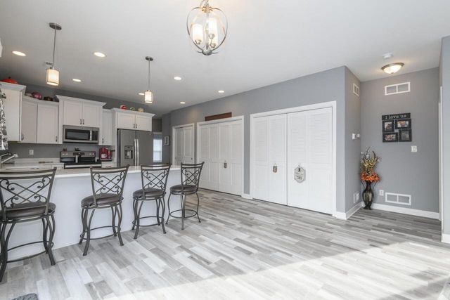 106 Phantom Lake COURT, Mukwonago, WI 53149