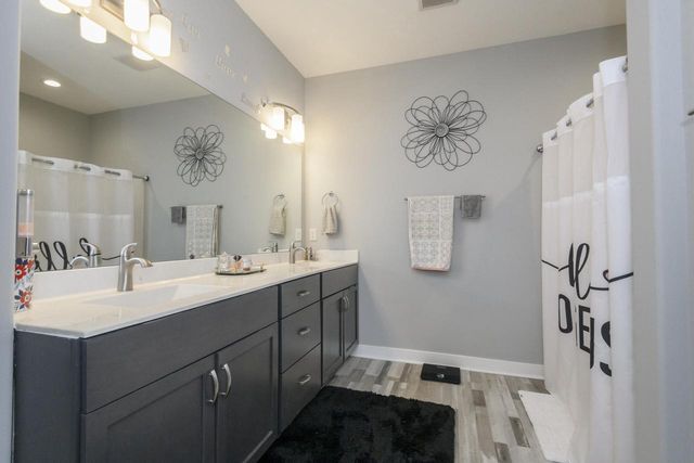 106 Phantom Lake COURT, Mukwonago, WI 53149