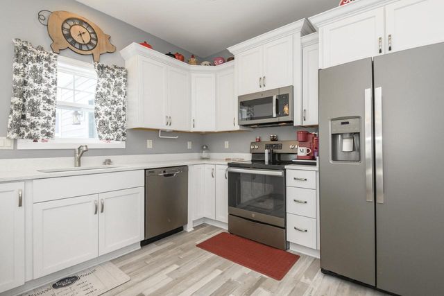 106 Phantom Lake COURT, Mukwonago, WI 53149