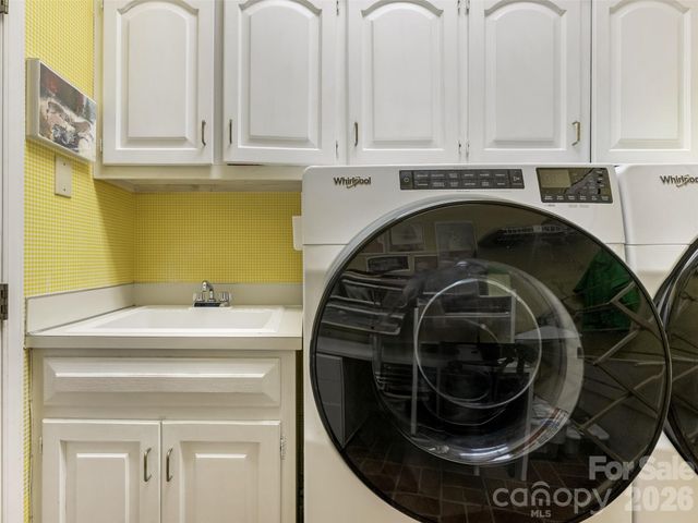 245 Medearis Drive, Charlotte, NC 28211