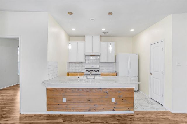 128 Holstein ST, Hutto, TX 78634