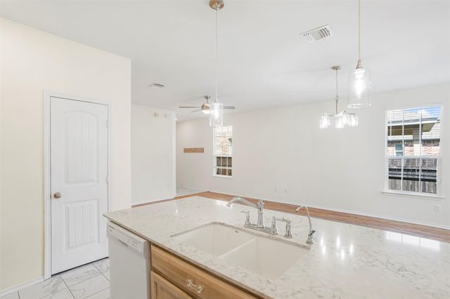 128 Holstein ST, Hutto, TX 78634