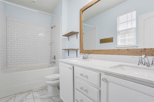 128 Holstein ST, Hutto, TX 78634