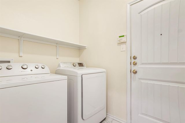 128 Holstein ST, Hutto, TX 78634