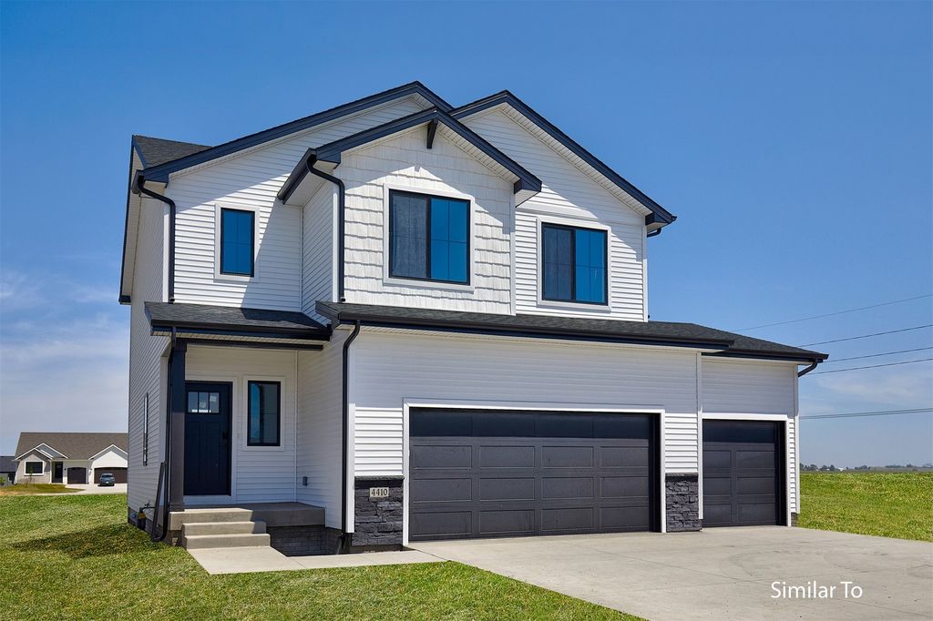 8206 Buckley Court, Johnston, IA 50131