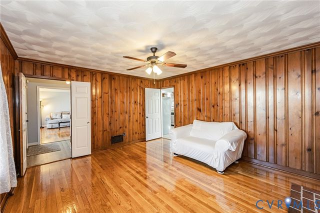 1707 Sandlewood Ct, North Chesterfield, VA 23235