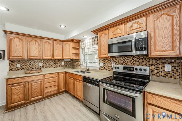 1707 Sandlewood Ct, North Chesterfield, VA 23235