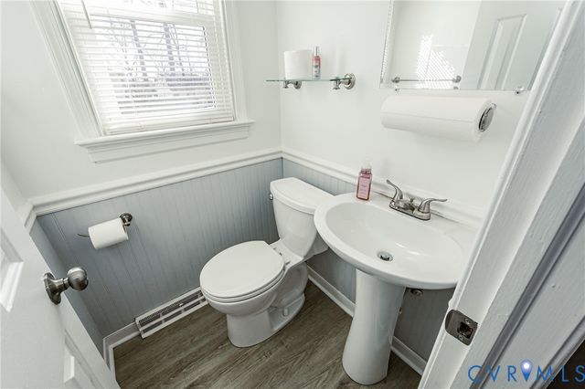 1707 Sandlewood Ct, North Chesterfield, VA 23235