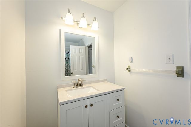 1707 Sandlewood Ct, North Chesterfield, VA 23235