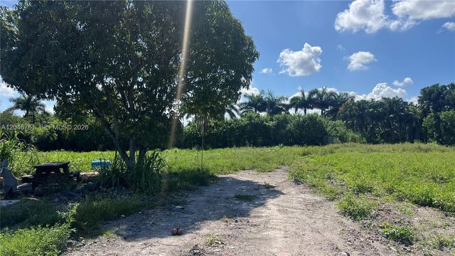 15820 SW 209th Ave, Miami, FL 33187