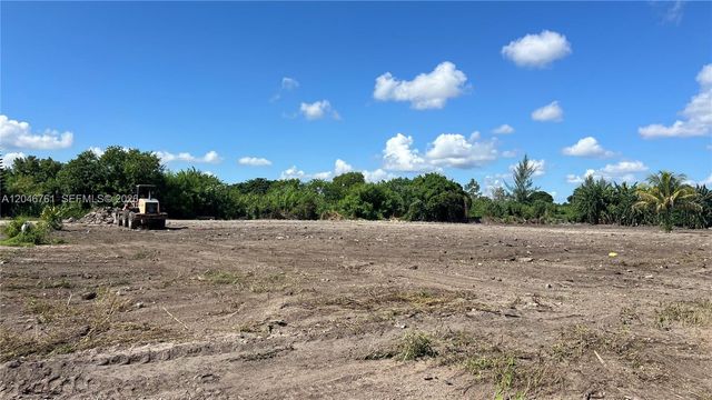 15820 SW 209th Ave, Miami, FL 33187