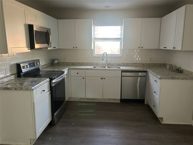 5009 Sabelle Lane, Haltom City, TX 76117