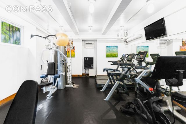 302 W 86th St Apt 1C, New York City, NY 10024